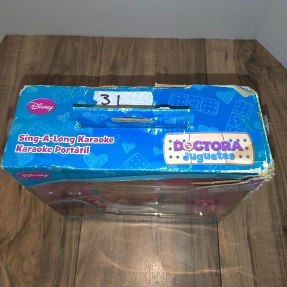 Disney Doctora Jugetes Sing Along Karaoke 2014 Sakar. Packaging has some damage - Picture 2 of 6